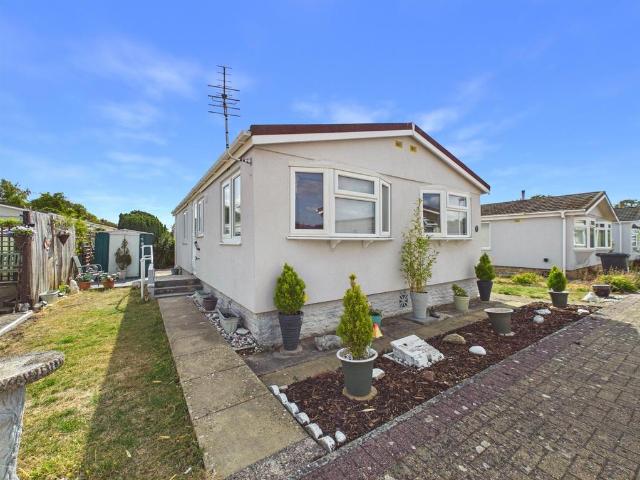 2 bedroom detached house for sale
