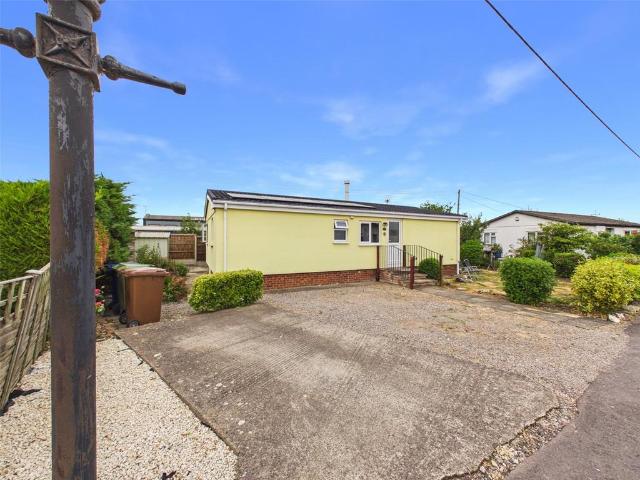 2 bedroom detached house for sale