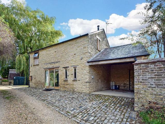 2 bedroom detached house for sale