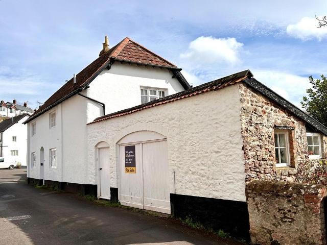 2 bedroom detached house for sale