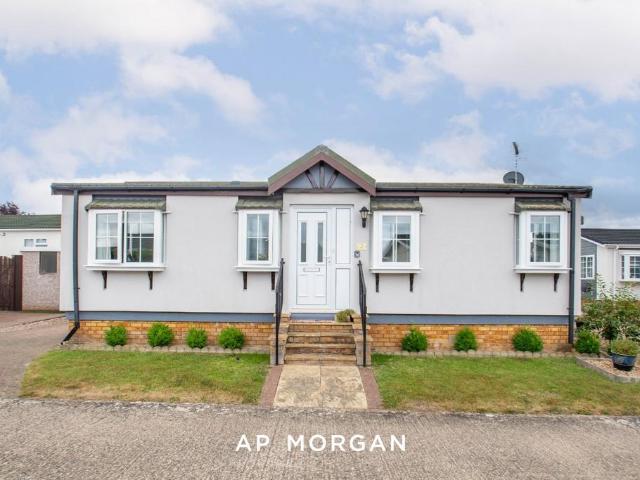 2 bedroom detached house for sale