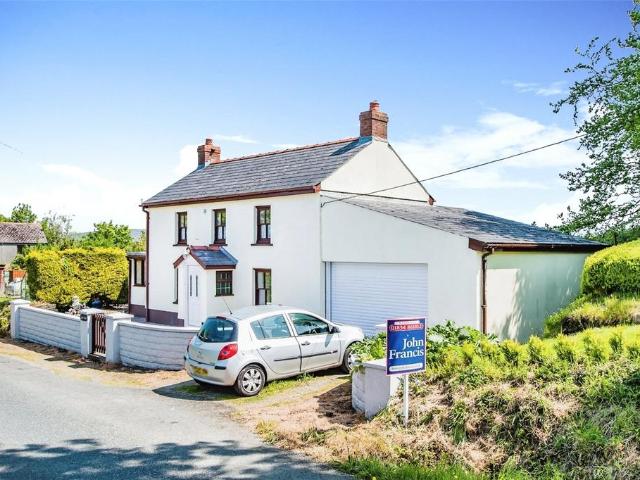 2 bedroom detached house for sale