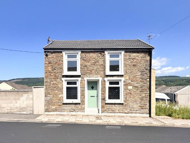 2 bedroom detached house for sale
