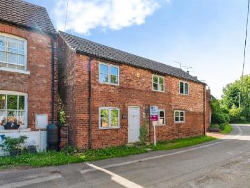 2 bedroom detached house for sale