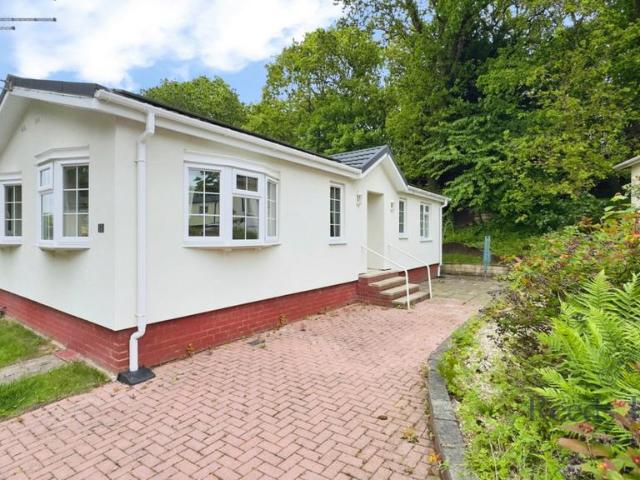 2 bedroom detached house for sale