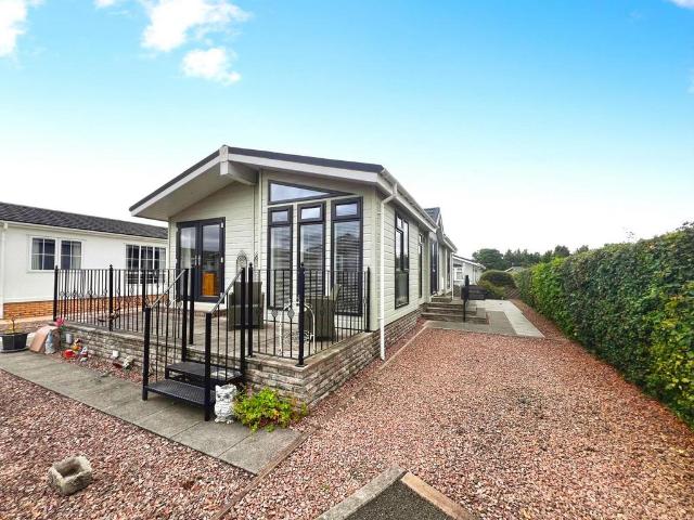 2 bedroom bungalow for sale