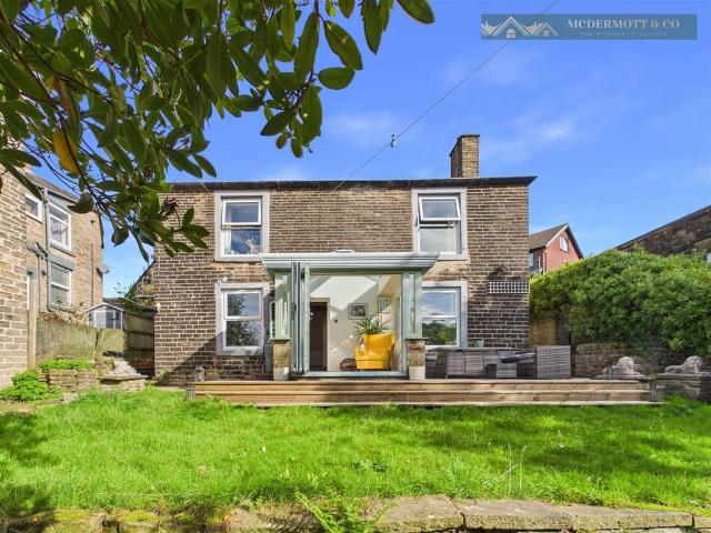 2 bedroom detached house for sale