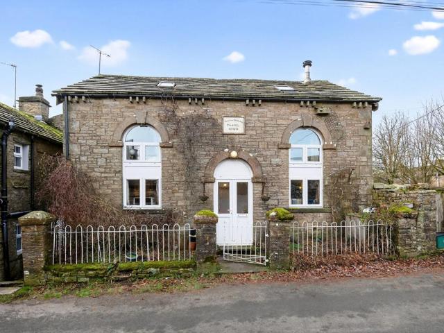 2 bedroom detached house for sale