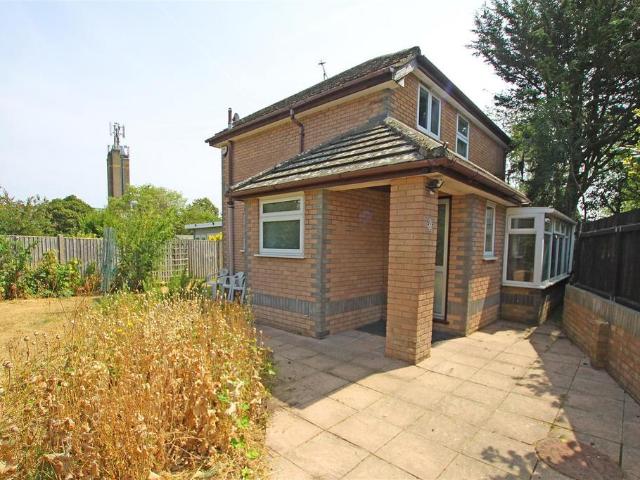 2 bedroom detached house for sale