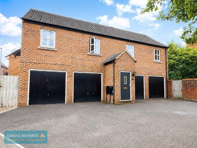 2 bedroom coach house for sale