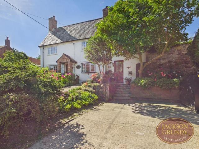 2 bedroom detached house for sale