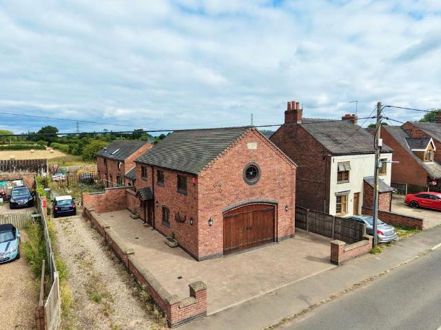 2 bedroom detached house for sale