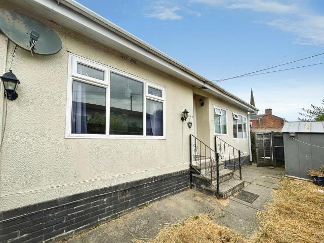 2 bedroom detached house for sale