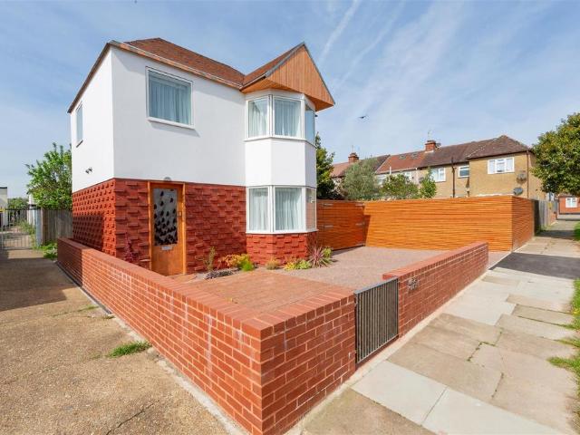 2 bedroom detached house for sale