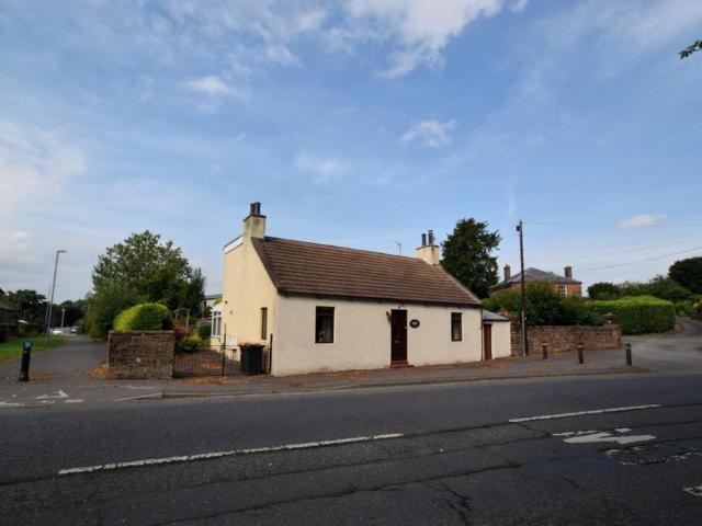 2 bedroom detached house for sale