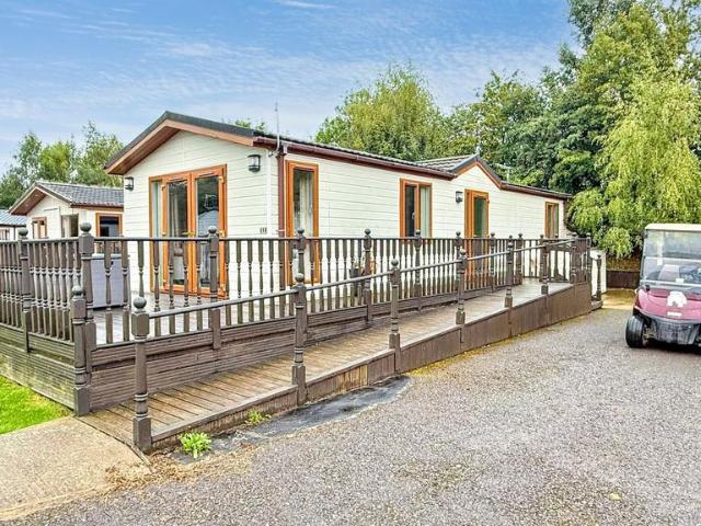 2 bedroom detached house for sale