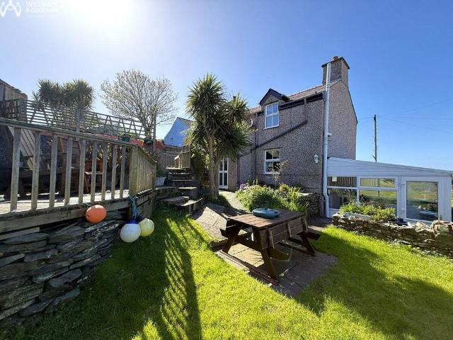 2 bedroom detached house for sale
