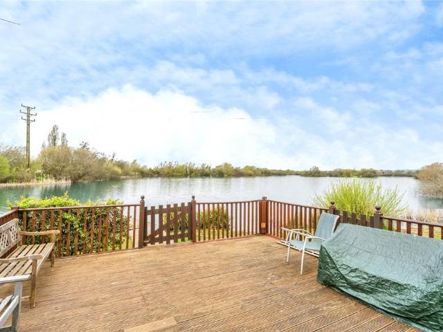 2 bedroom detached house for sale