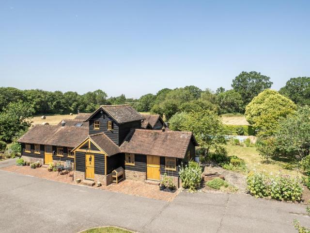 2 bedroom detached house for sale