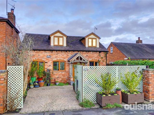 2 bedroom detached house for sale