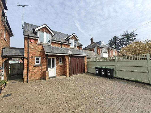 2 bedroom detached house for sale