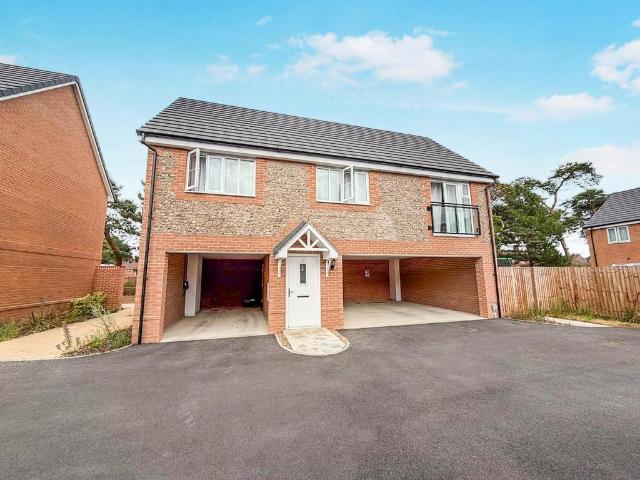 2 bedroom detached house for sale