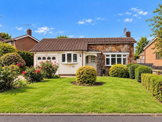 2 bedroom detached house for sale