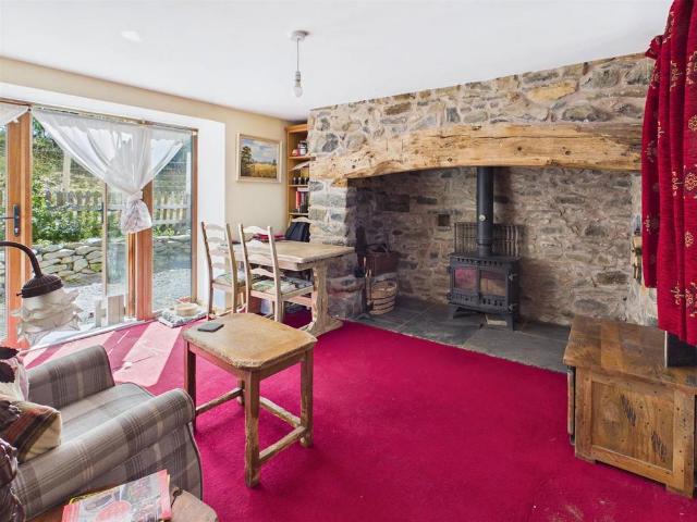 2 bedroom detached house for sale