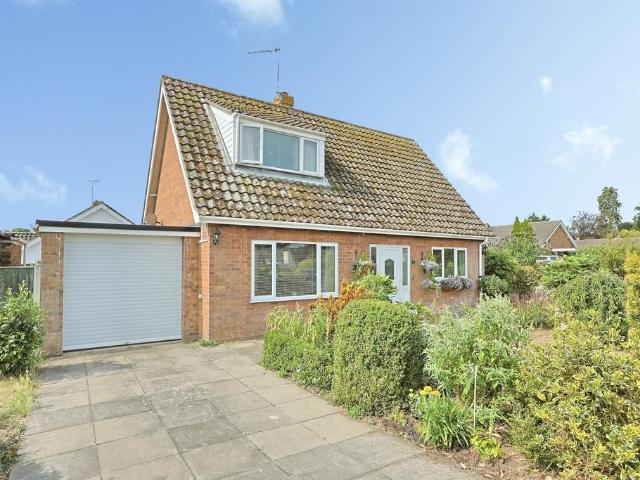 2 bedroom detached house for sale