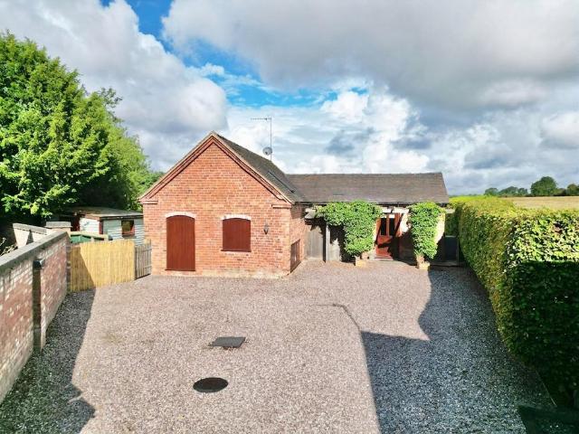 2 bedroom detached house for sale
