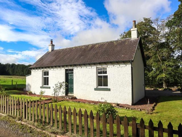 2 bedroom detached house for sale