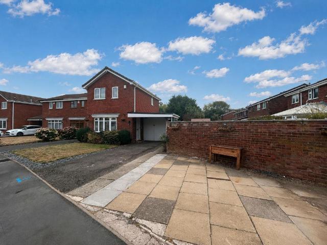 2 bedroom detached house for sale