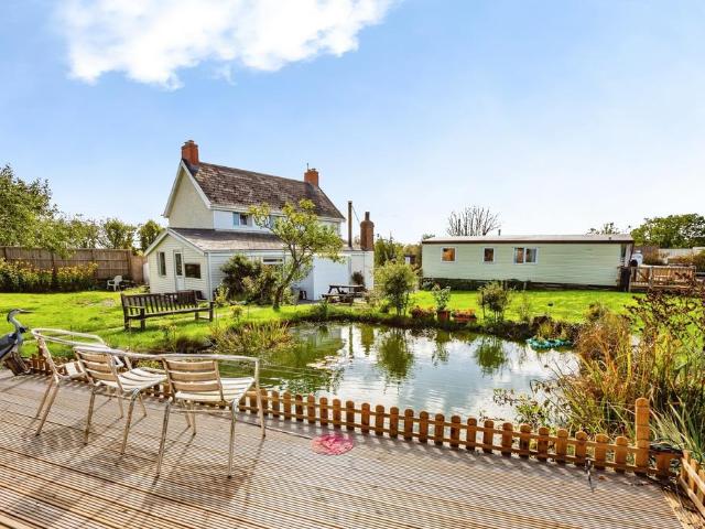 2 bedroom detached house for sale