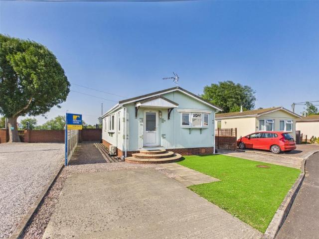 2 bedroom detached house for sale