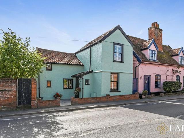 2 bedroom detached house for sale