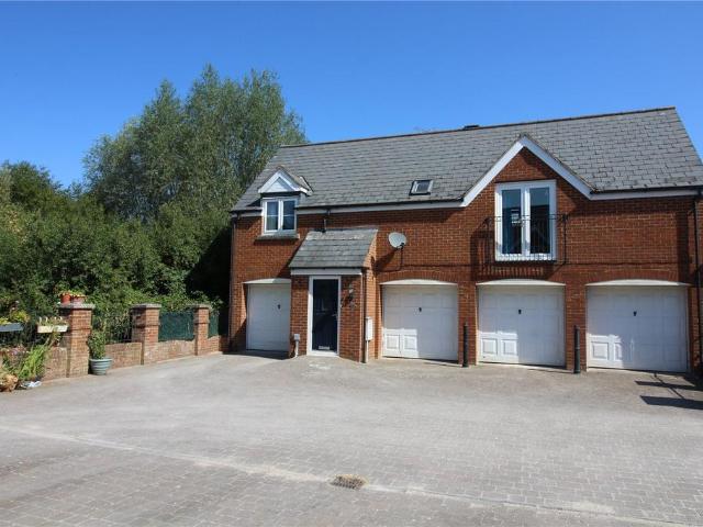 2 bedroom detached house for sale