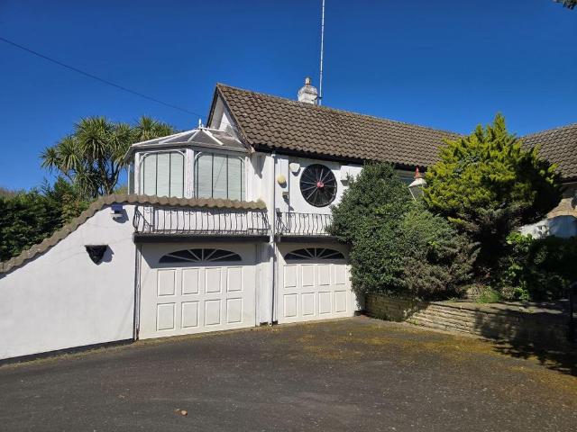 2 bedroom detached house for sale