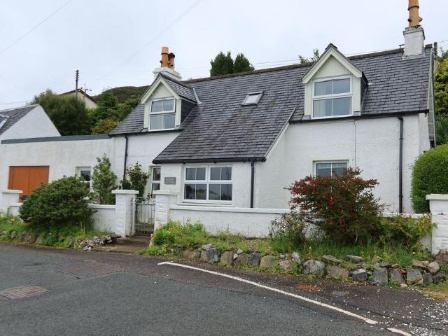 2 bedroom detached house for sale