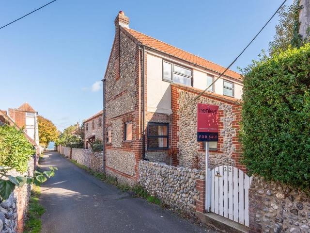 2 bedroom detached house for sale