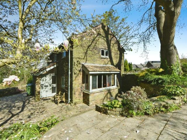 2 bedroom detached house for sale