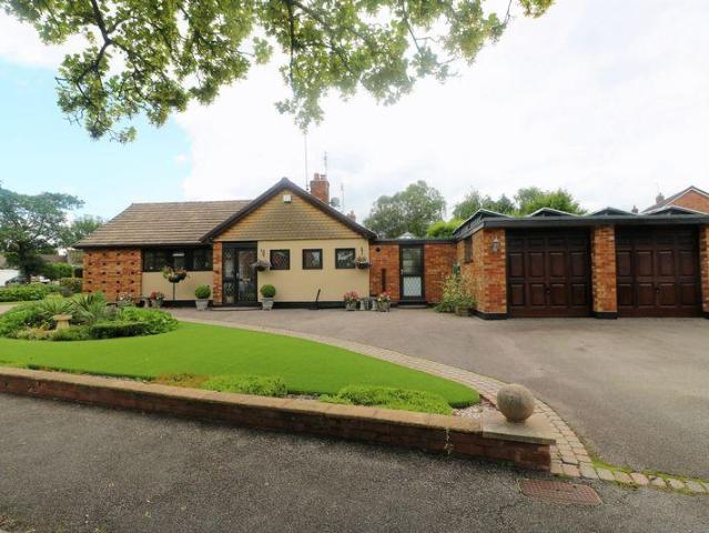 2 bedroom detached house for sale