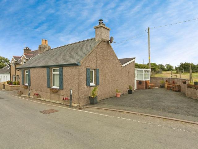 2 bedroom detached house for sale