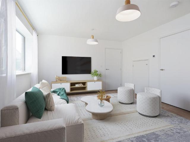2 bedroom detached house for sale