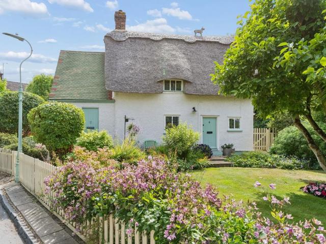 2 bedroom detached house for sale