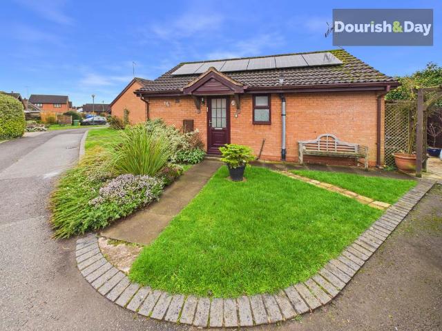 2 bedroom detached house for sale