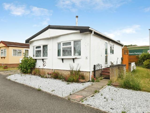 2 bedroom detached house for sale
