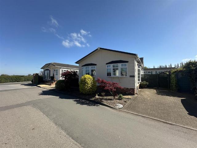 2 bedroom detached house for sale