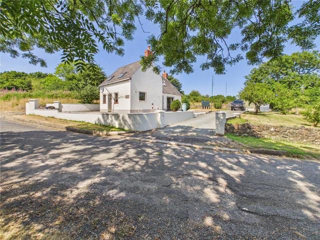 2 bedroom detached house for sale