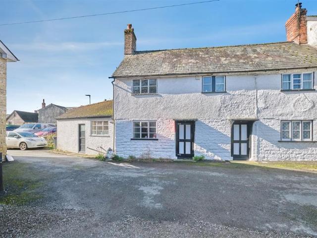 2 bedroom detached house for sale