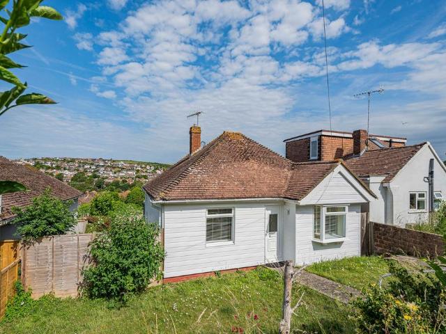 2 bedroom detached house for sale